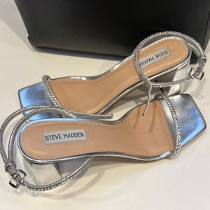 Steven madden rhinestones sandals